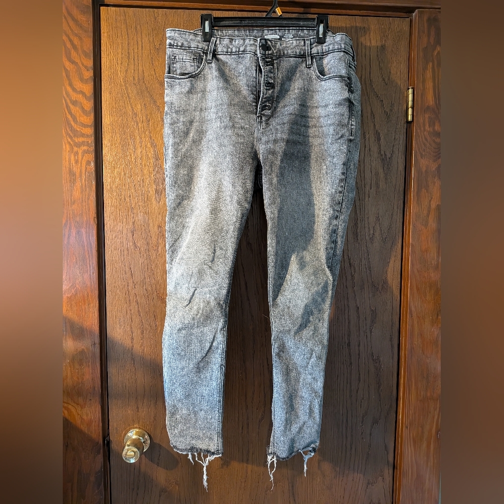 Old Navy women's Washed Black Skinny Jeans